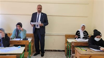 طلاب الإعدادية بالمنوفية يؤدون اليوم امتحان الجبر والكمبيوتر
