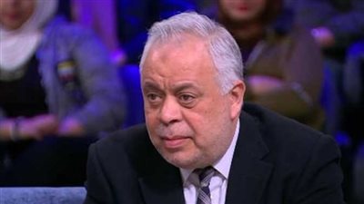 أشرف زكي عن شائعات وفاة الفنانين: مش فاهم عايزين مننا إيه 