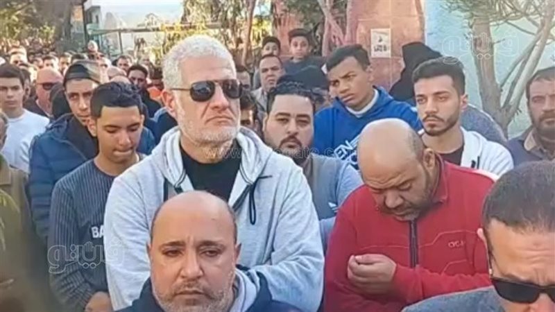 جنازة مهيبة لمعلم