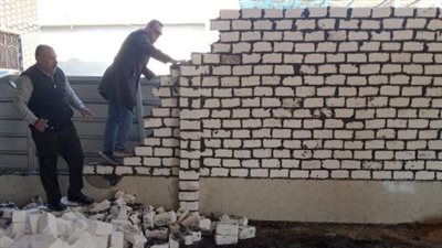 إزالة تعديات بالبناء على الأرض الزراعية في ثلاثة مراكز بالشرقية