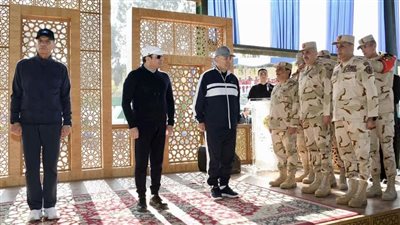  لحظة ترقية السيسي لـ 3 لواءات جيش إلى رتبة فريق