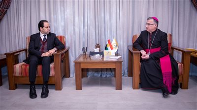 أمين حكماء المسلمين يزور الكنيستين الكلدانية وأم النور في العراق