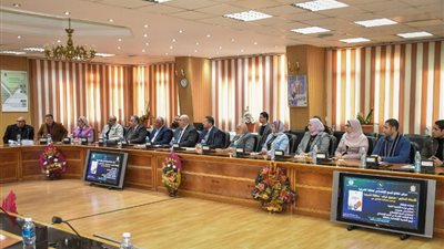 محافظ الشرقية يستعرض نتائج المسح الاقتصادي للمحافظة 