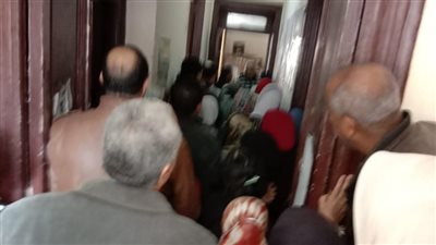 حالات اختناق بين معلمي الإسكندرية كبار السن وأصحاب الأمراض أثناء تقديم الاعتذارات عن مراقبة الامتحانات (صور)