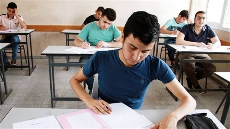 امتحانات الطلاب،