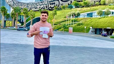 وائل الغمراوى أول مطرب شعبي يحصل على الإقامة الذهبية في الإمارات 