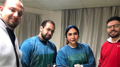 بطول 8 سم، استخراج زجاجة من قولون مريض بمستشفى جامعة المنصورة