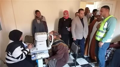 893 مستفيدا خلال قافلة سكانية شاملة بقرية الأمل بمدينة وادي النطرون(صور)