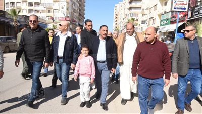 محافظ مطروح يتفقد شارع الإسكندرية (صور)