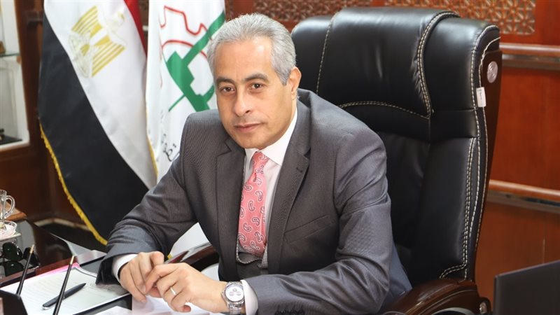 حسن شحاتة وزير القوى
