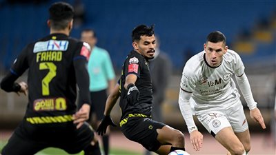 في الشوط الأول، الفتح يتقدم بهدفين أمام الخليج بمشاركة محمد شريف بالدوري السعودي 