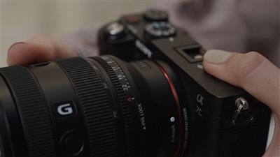 سوني تكشف عن موعد إطلاق عدسة E-mount 