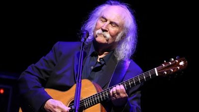 وفاة أسطورة الروك ديفيد كروسبي عن عمر 81 عاما