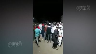 كشفته كاميرات المراقبة.. علقة ساخنة للصي الدراجات في الغربية (فيديو)