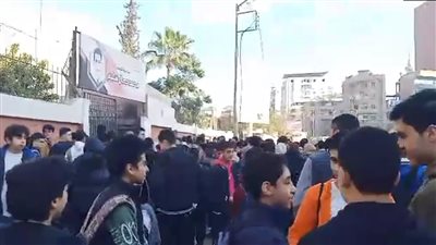 بدء دخول طلاب الشهادة الإعدادية إلى لجان امتحانات الدقهلية (فيديو) 