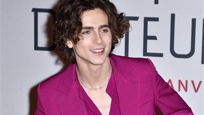 تيموثي شالامي، يعلن تعاونه مع آبل عبر فيديو كوميدي 