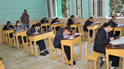 محافظ شمال سيناء يتابع امتحانات الشهادة الإعدادية 