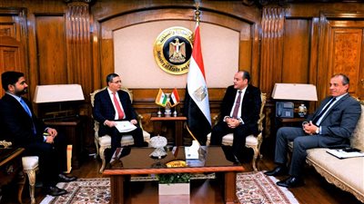 وزير الصناعة: فرص استثمارية متميزة في مصر بمجالات الأدوية والسيارات والاتصالات