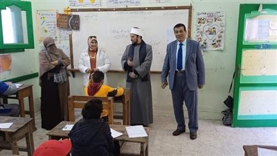 رئيس المنطقة الأزهرية بالإسكندرية يتابع سير امتحانات الفصل الدراسي الأول 