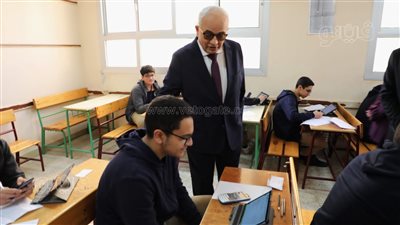 وزير التعليم يتفقد سير امتحانات الشهادة الإعدادية والصف الأول الثانوي (صور)