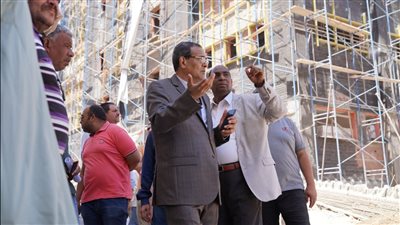 رئيس جامعة سوهاج يتفقد أعمال إنشاء مستشفى جراحة القلب والمخ والأعصاب 