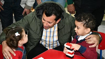 أشرف صبحي يتفقد مراكز شباب السيدة زينب والقلعة والشرابية (صور)