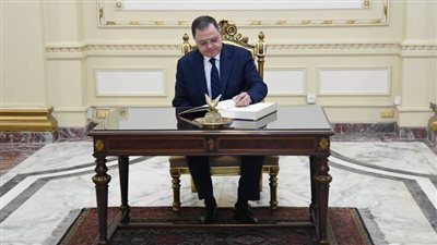 بالأسماء..الإذن لـ 21 شخصًا بالتجنس بالجنسيات الأجنبية مع احتفاظهم بالجنسية المصرية 