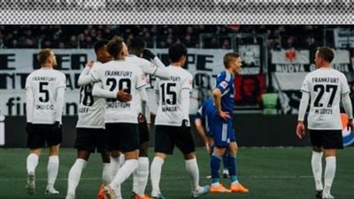 فرانكفورت يقتنص وصافة الدوري الألماني بالفوز على شالكه 0/3