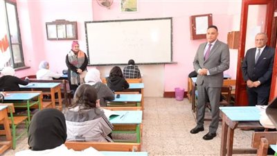 التحقيق مع 4 طلاب خالفوا قرارات الوزارة في امتحانات الإعدادية بالدقهلية