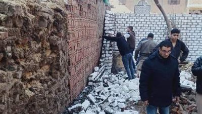 حملات لإزالة أبنية مخالفة وإشغالات بمراكز الشرقية 