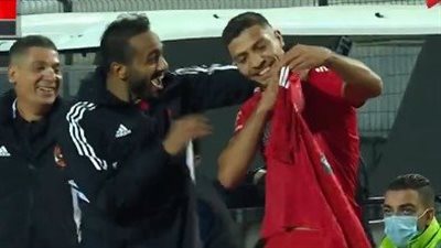 محمد شريف يضيف هدف الأهلي الثالث في شباك الزمالك