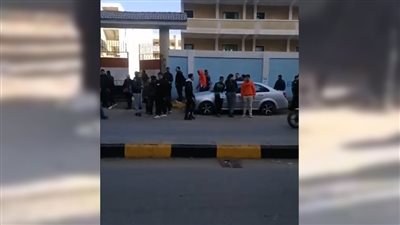 توافد طلاب الإعدادية بكفر الشيخ لأداء امتحاني العلوم والجبر (بث مباشر)