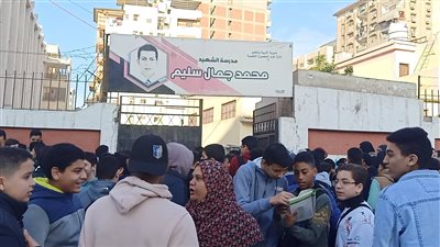 طلاب الإعدادية بالبحيرة عن امتحان الجبر: صعب والوقت غير كاف (بث مباشر)