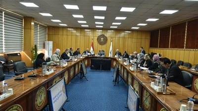 شحاتة يوجه بإعداد رؤية متكاملة لإدماج ذوي الهمم في سوق العمل