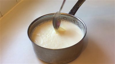 سلامة الغذاء: الأصل في تصنيع منتجات الألبان هو استخدام دهن اللبن