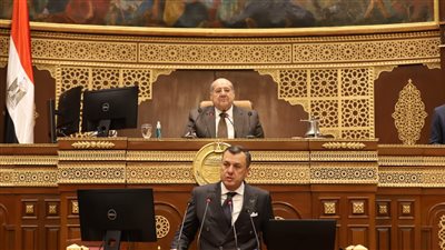  وزير السياحة يطالب بتشريع جديد لمواجهة التحرش بالسائحين