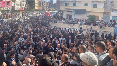 استمرار وقفة المحامين أمام محكمة مطروح (صور)