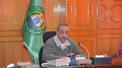 محافظ الإسماعيلية يوجِّه بتطوير ورصف محاور وطرق جديدة لخدمة المواطنين