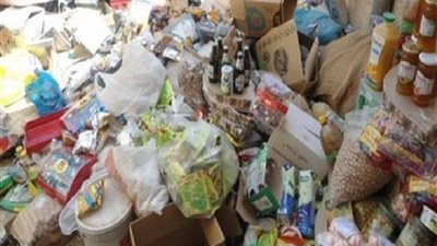 ضبط 30 طن سلع غذائية بسوق الثلاثاء جنوب الجيزة