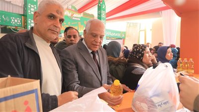 محافظ الجيزة في زيارة مفاجئة لمعرض أهلا رمضان بفيصل (صور)