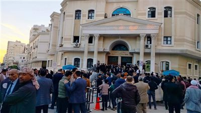 فرحة محامي مطروح بعد قرار إخلاء السبيل عن زملائهم الـ 6 ( صور)