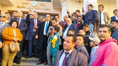 عبد الحليم علام يتوجه لمديرية أمن مطروح لإنهاء إجراءات خروج محامي مطروح 