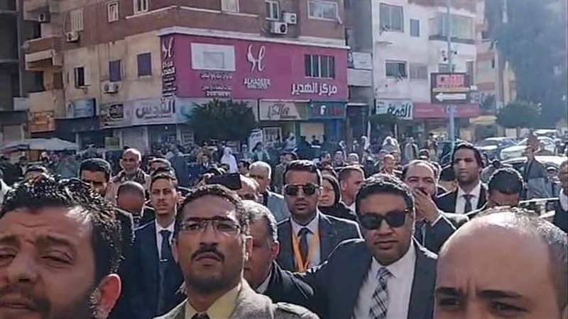 احتشاد المحامين أمام