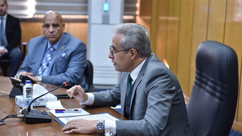 حسن شحاتة وزير القوى