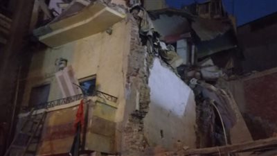 وفاة سيدة وإصابة أم ورضيعها في انهيار سقف عقار قديم ببني سويف