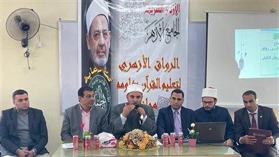 عبد المنعم فؤاد لمسئولي الإسكندرية: الرواق هدية الأزهر للمصريين