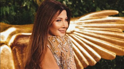  فستان بثمن منزل، تعرف علي سعر فستان نانسي عجرم الذهبي في حفل Joy Awards