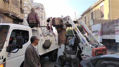 التحفظ على 7 تروسيكلات لنباشي القمامة في المنصورة 