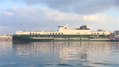 دخول وخروج 48 سفينة بميناء الإسكندرية خلال يومين 