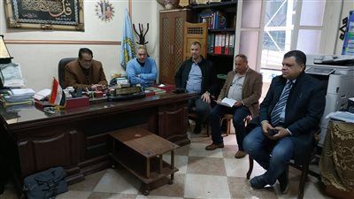 وكيل تعليم الغربية يتابع امتحانات الشهادة الإعدادية بغرفة العمليات (صور)